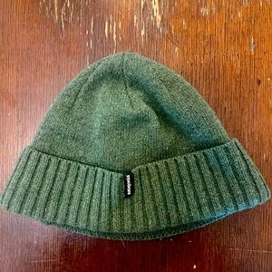 Patagonia Wool Beanie. Pine needle green with small Patagonia patch